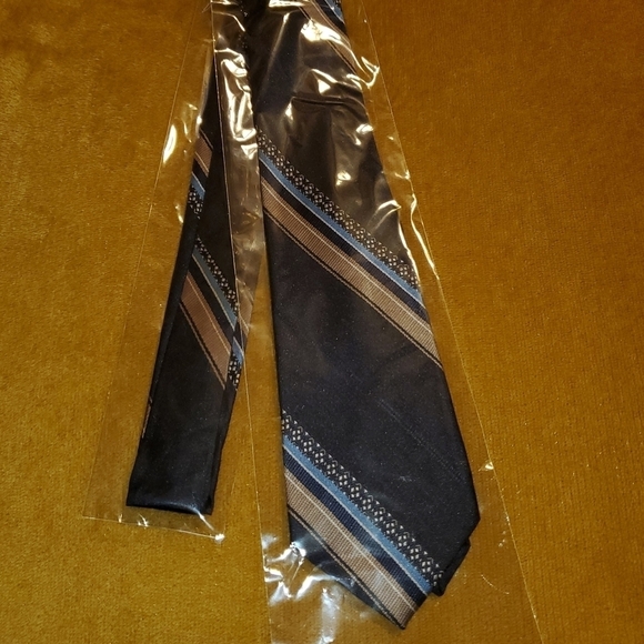 Dark blue, cream, light blue tie NEW - Picture 2 of 4